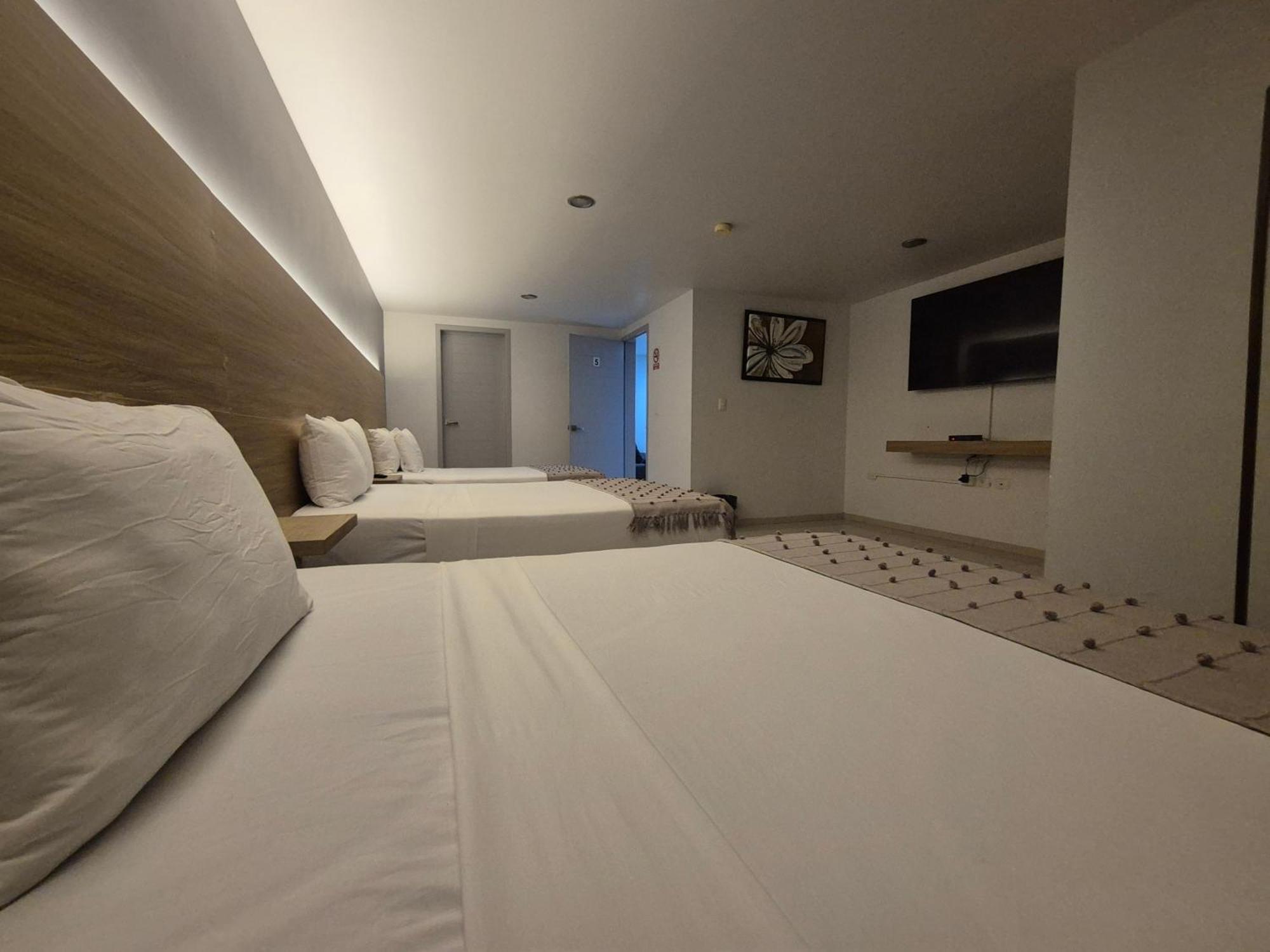 אגואסקליינטס Hotel Casa Galeana Centro Con Estacionamiento Privado מראה חיצוני תמונה