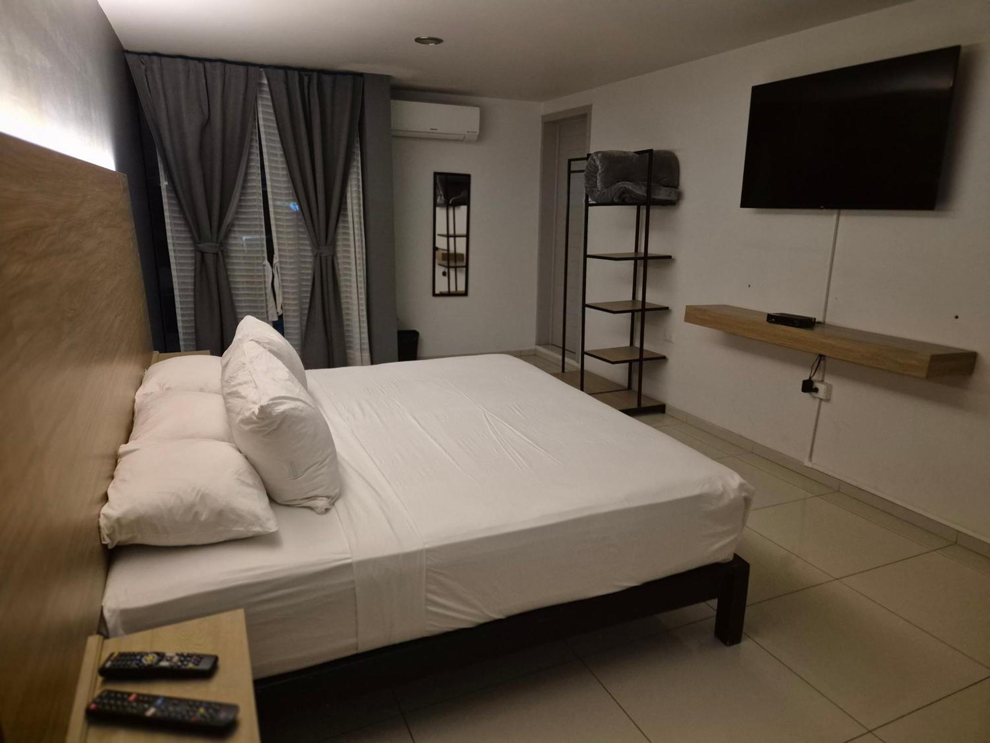 אגואסקליינטס Hotel Casa Galeana Centro Con Estacionamiento Privado מראה חיצוני תמונה