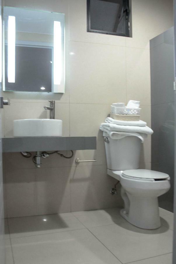 אגואסקליינטס Hotel Casa Galeana Centro Con Estacionamiento Privado מראה חיצוני תמונה